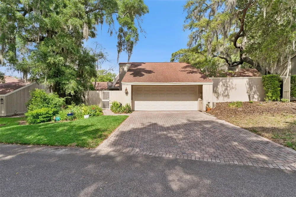 106 HIDDEN OAK DRIVE Longwood, FL 32779