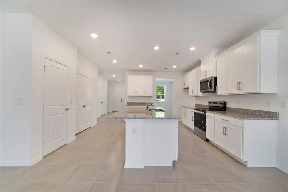 686 LOLA LANE Oviedo, FL 32765