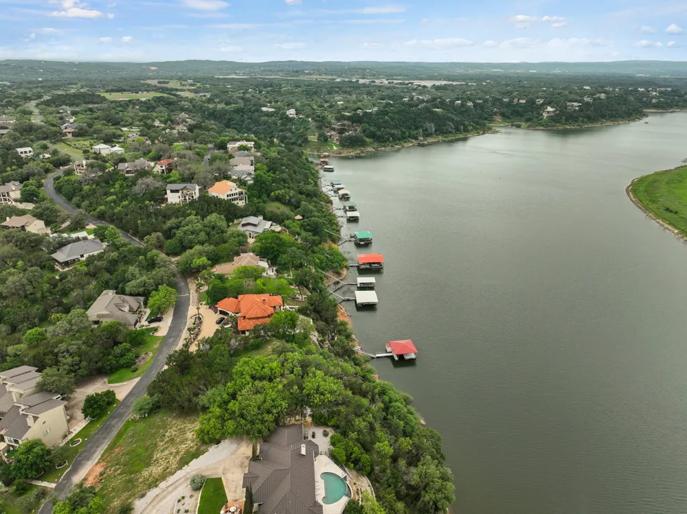 343 Harbor Drive Spicewood, TX 78669