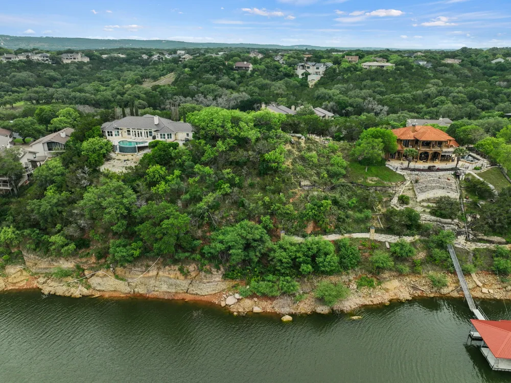 343 Harbor Drive Spicewood, TX 78669