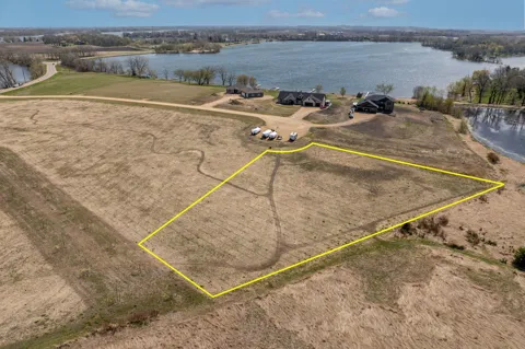 5xxx Lakeview Court