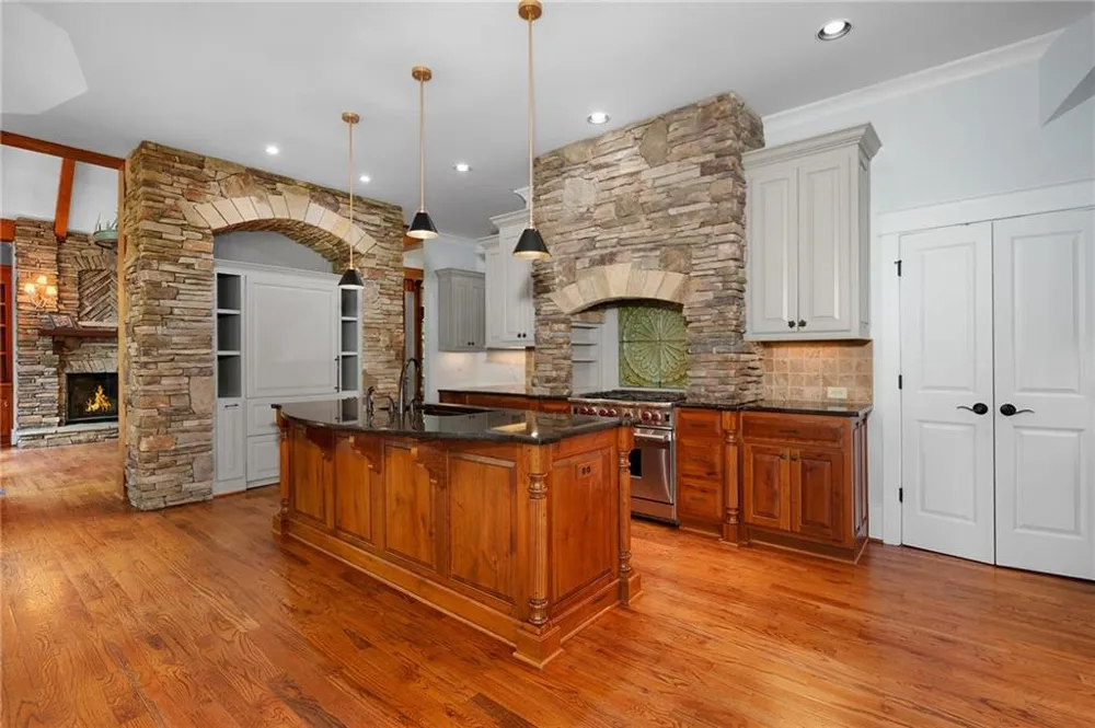 160 Bluestern Drive SE Big Canoe, GA 30143