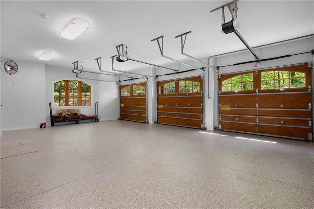 160 Bluestern Drive SE Big Canoe, GA 30143