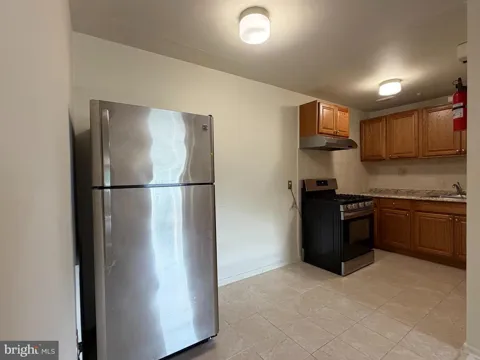 805 W CHESTER PIKE #REAR (2ND FLOOR)