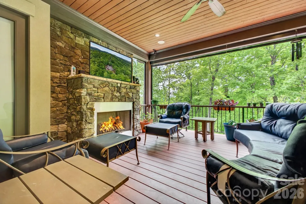 671 Mills River Way Horse Shoe, NC 28742