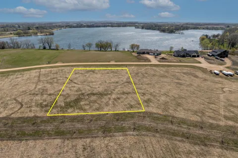 2xxx Lakeview Court