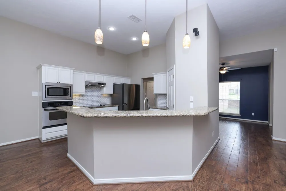 105 Lawrence Marshall Dr Hempstead, TX 77445