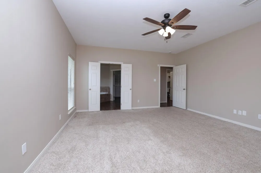 105 Lawrence Marshall Dr Hempstead, TX 77445