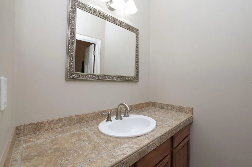 105 Lawrence Marshall Dr Hempstead, TX 77445