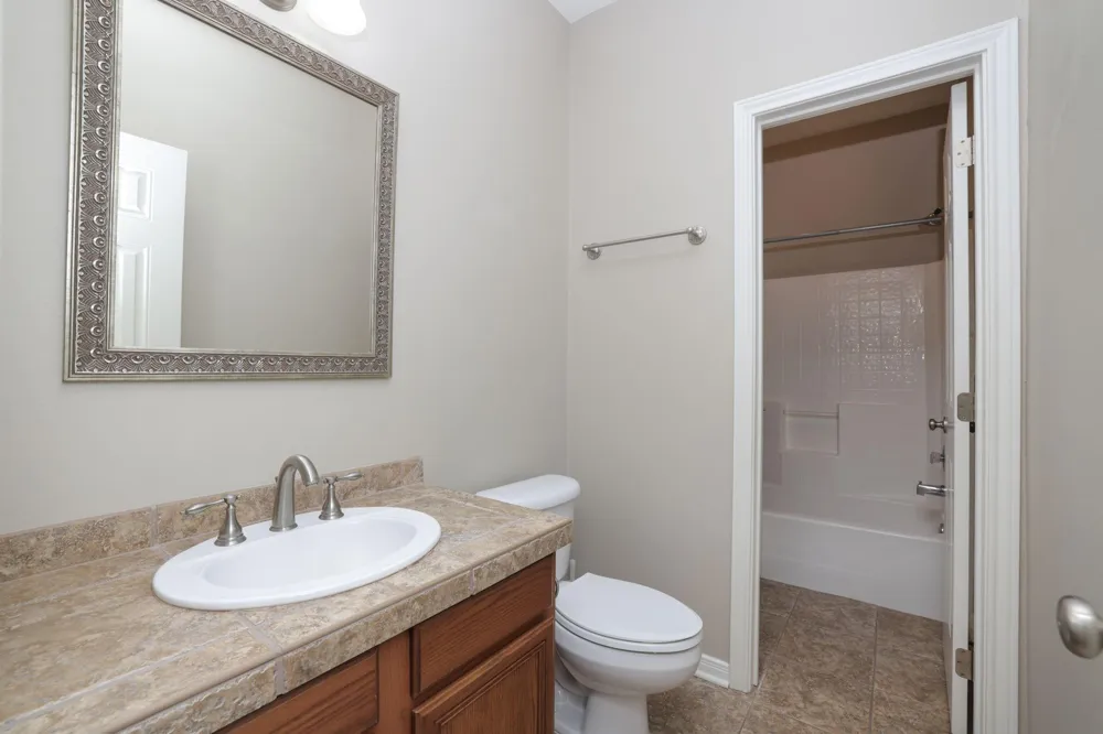 105 Lawrence Marshall Dr Hempstead, TX 77445
