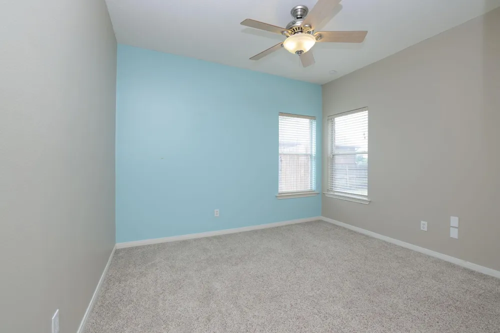 105 Lawrence Marshall Dr Hempstead, TX 77445