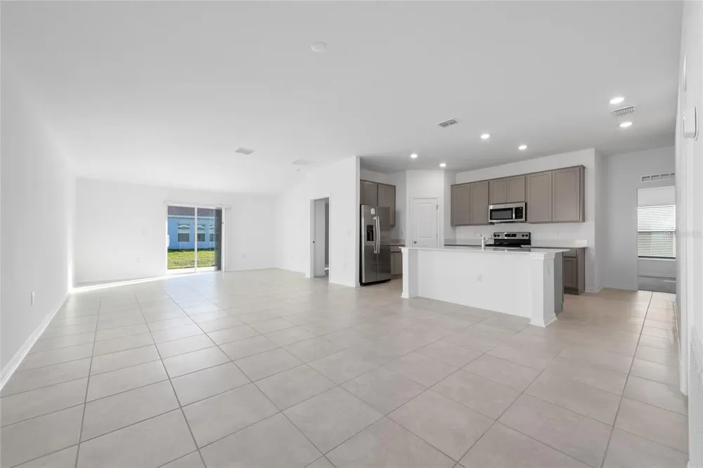 338 RUSTIC RAIL DRIVE Lake Wales, FL 33859