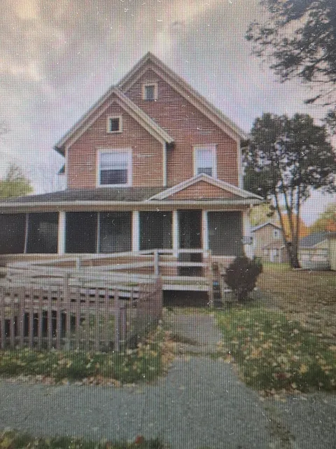 113 W Walnut Street