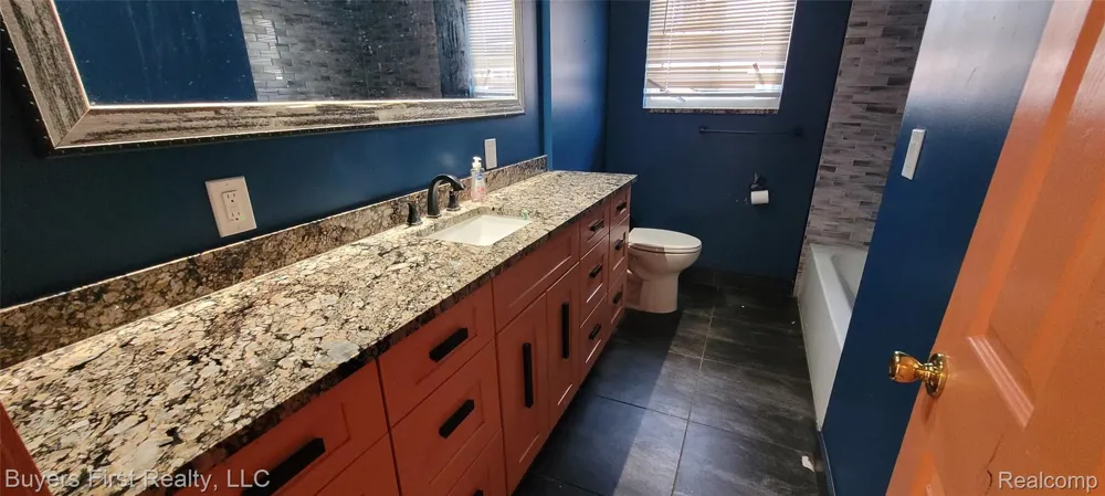 15705 Hilton Street Southfield City, MI 48075