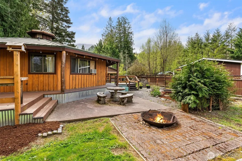 8944 W Pressentin Drive Concrete, WA 98237