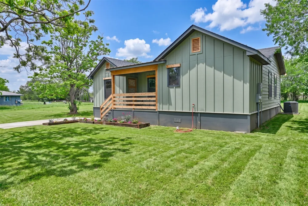 700 Rice Street Rockdale, TX 76567