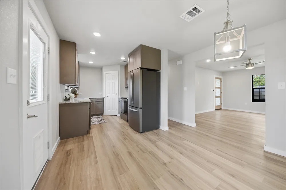 700 Rice Street Rockdale, TX 76567
