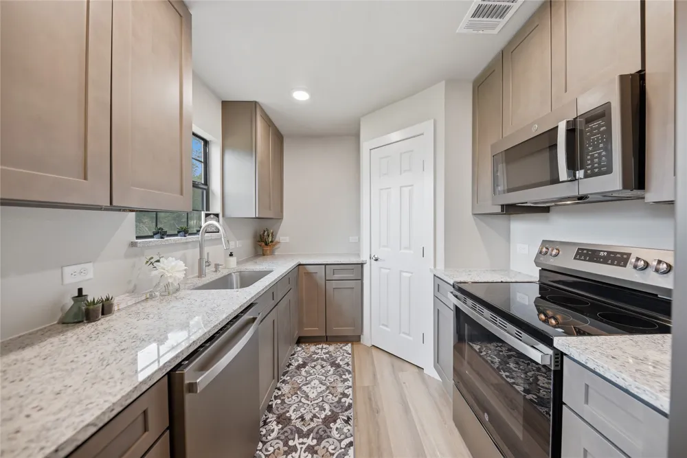 700 Rice Street Rockdale, TX 76567