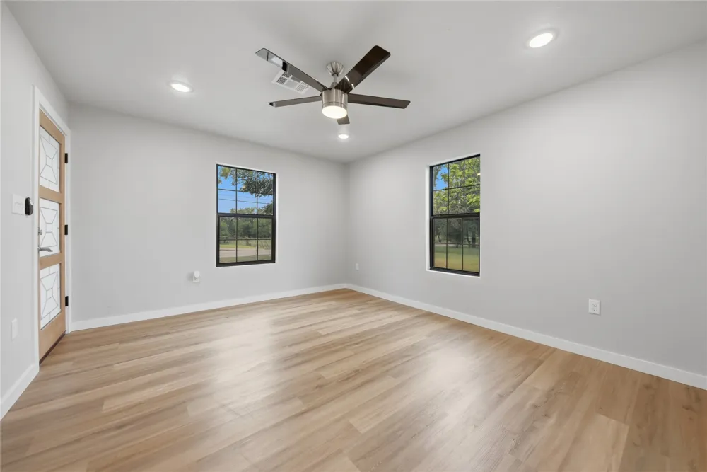 700 Rice Street Rockdale, TX 76567