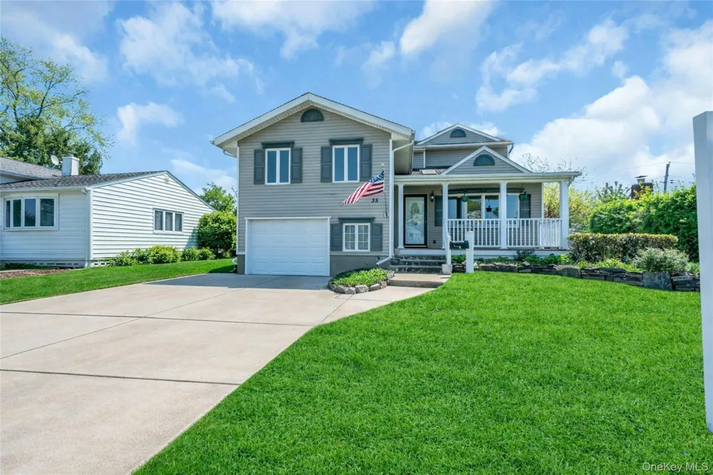 35 Peachtree Lane Hicksville, NY 11801