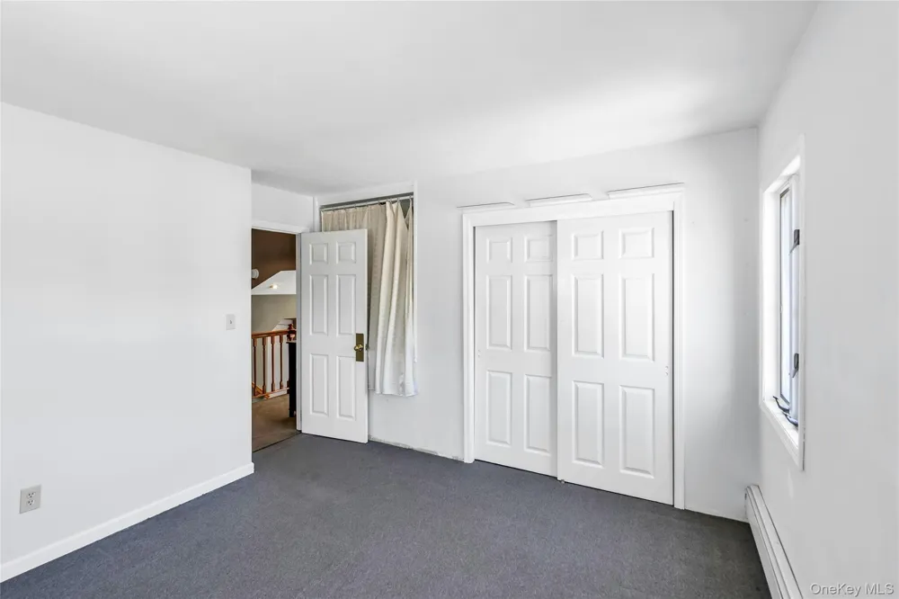 35 Peachtree Lane Hicksville, NY 11801