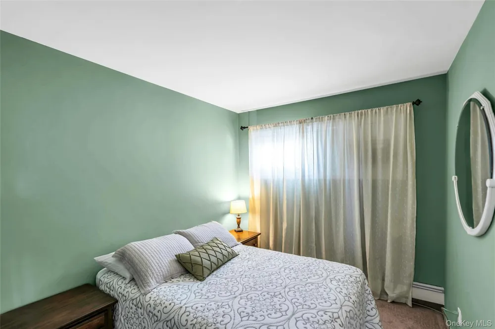 35 Peachtree Lane Hicksville, NY 11801