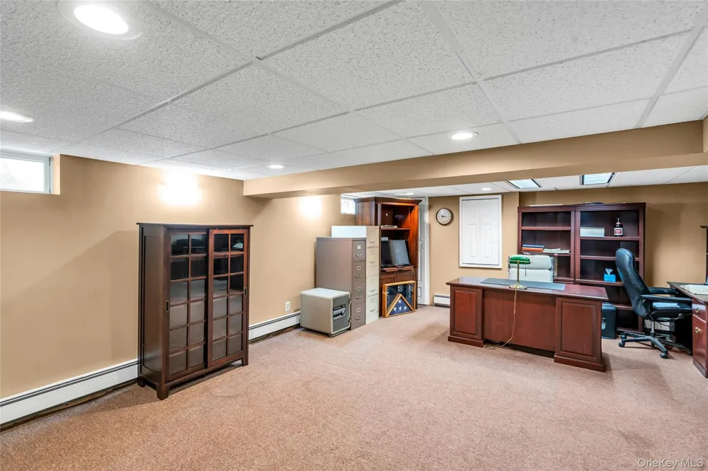 35 Peachtree Lane Hicksville, NY 11801