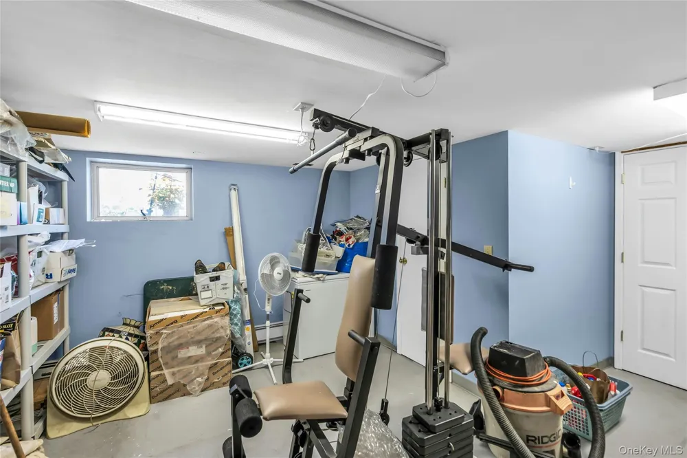 35 Peachtree Lane Hicksville, NY 11801