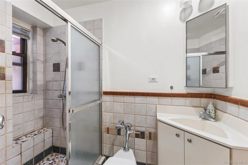 290 Sixth Avenue #4E New York (Manhattan), NY 10014