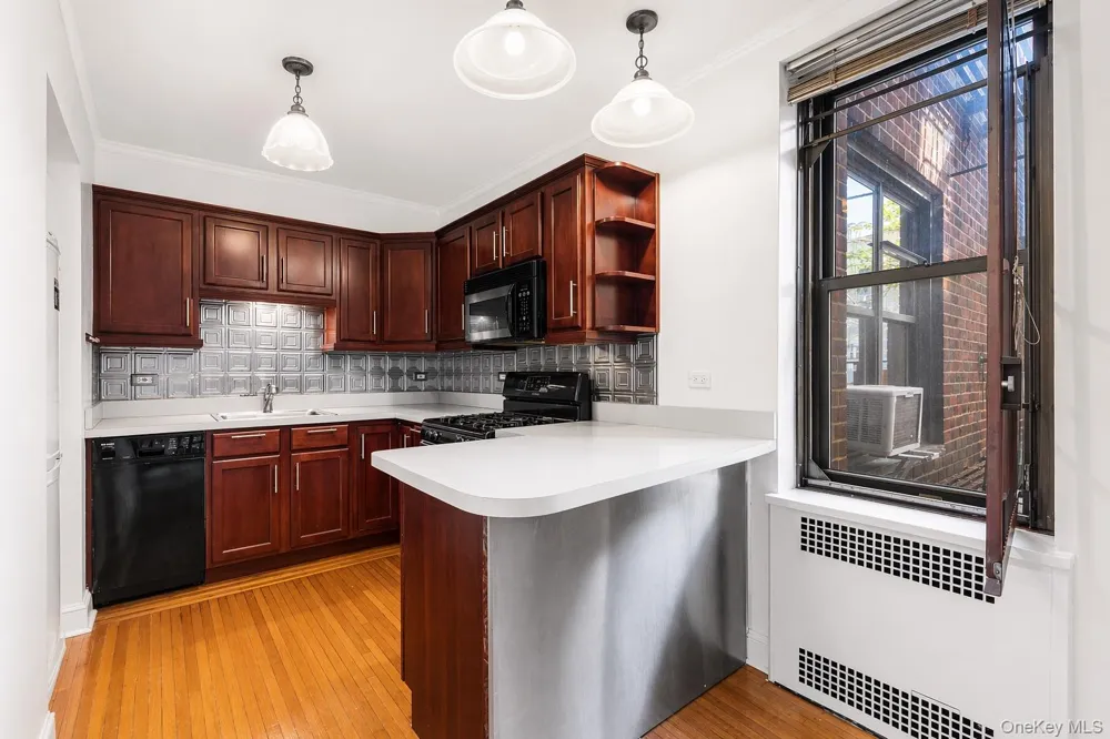 290 Sixth Avenue #4E New York (Manhattan), NY 10014