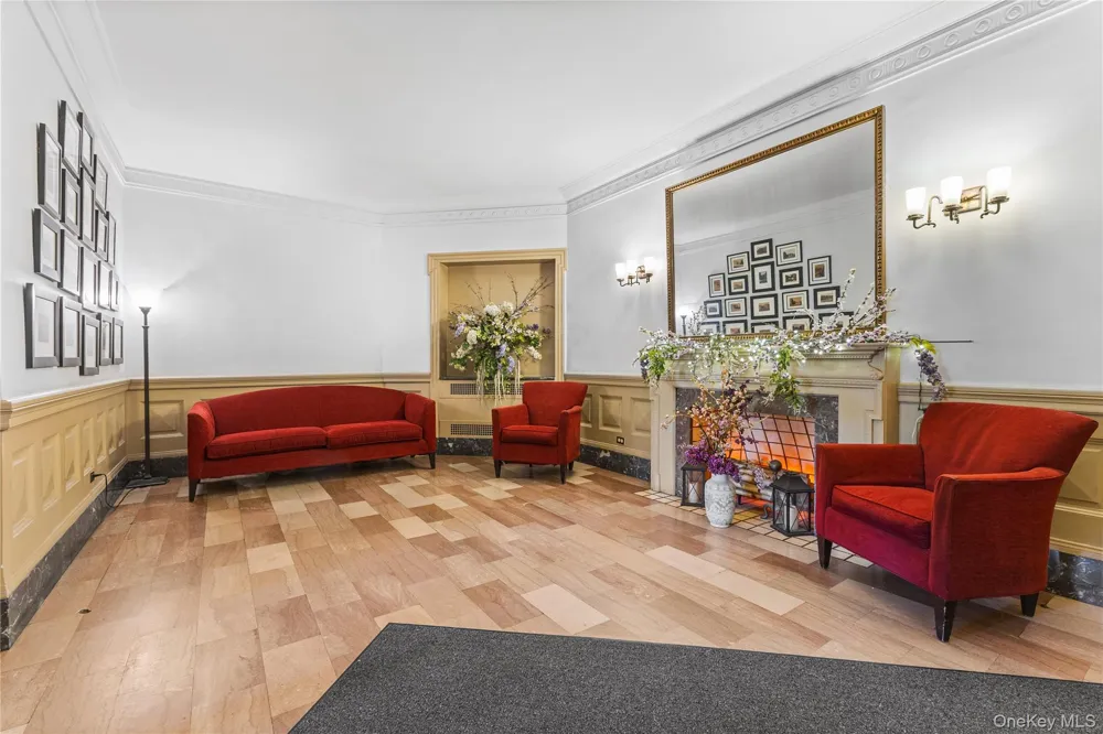 290 Sixth Avenue #4E New York (Manhattan), NY 10014