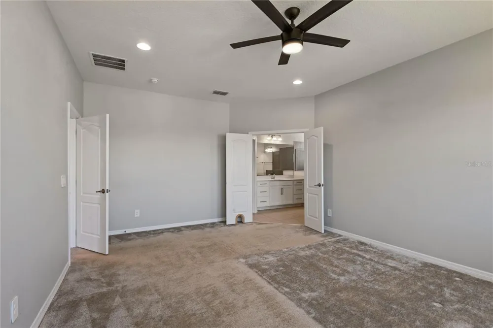2017 BOSS HEWETT STREET Oakland, FL 34787