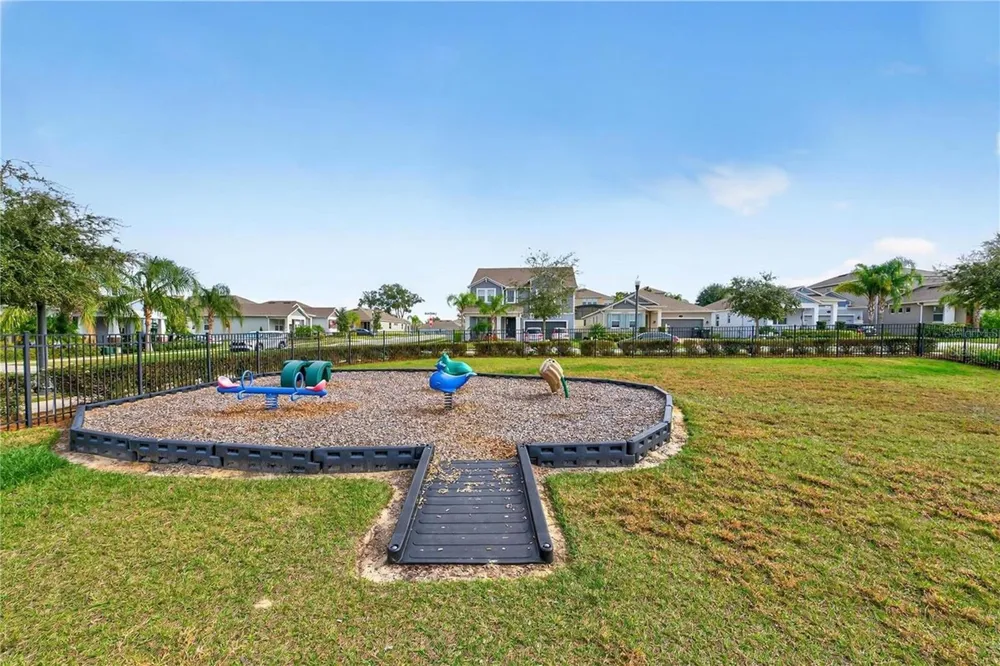 2017 BOSS HEWETT STREET Oakland, FL 34787