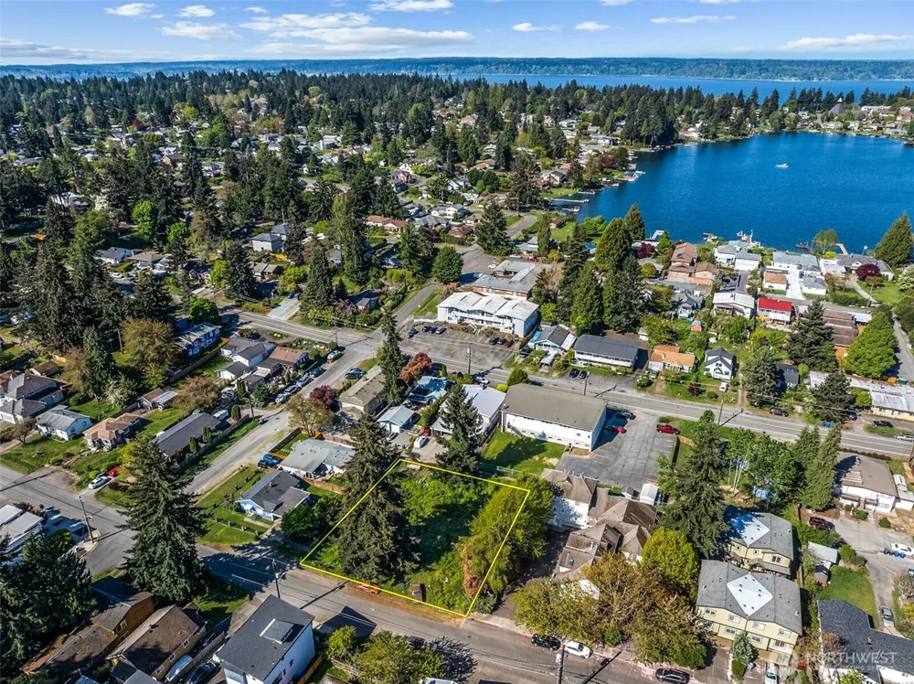 15439 9th Avenue SW Burien, WA 98166