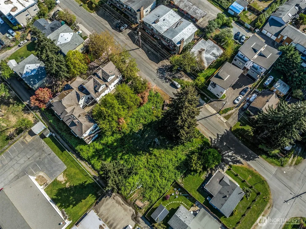 15439 9th Avenue SW Burien, WA 98166