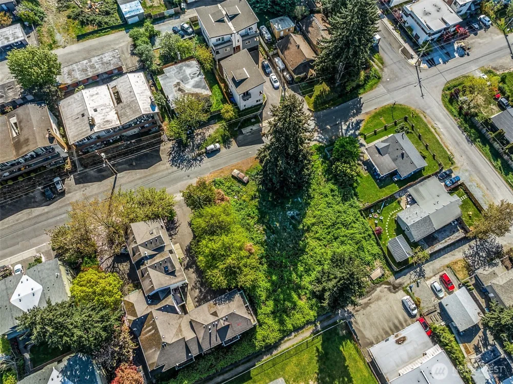 15439 9th Avenue SW Burien, WA 98166