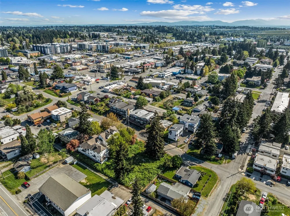 15439 9th Avenue SW Burien, WA 98166