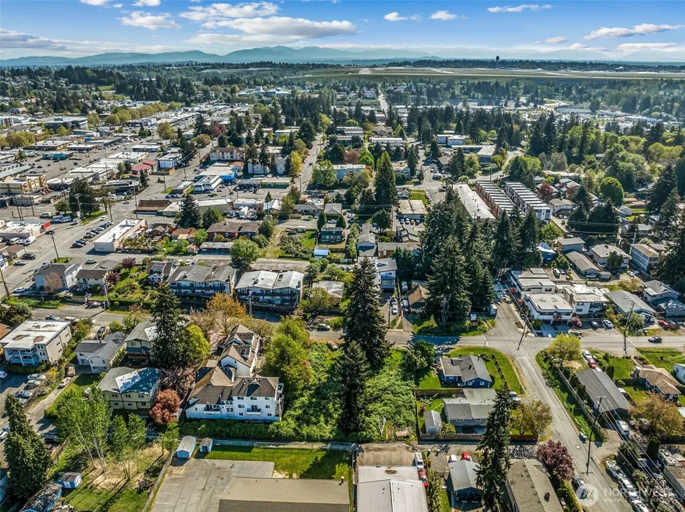 15439 9th Avenue SW Burien, WA 98166