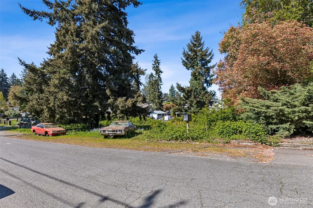 15439 9th Avenue SW Burien, WA 98166