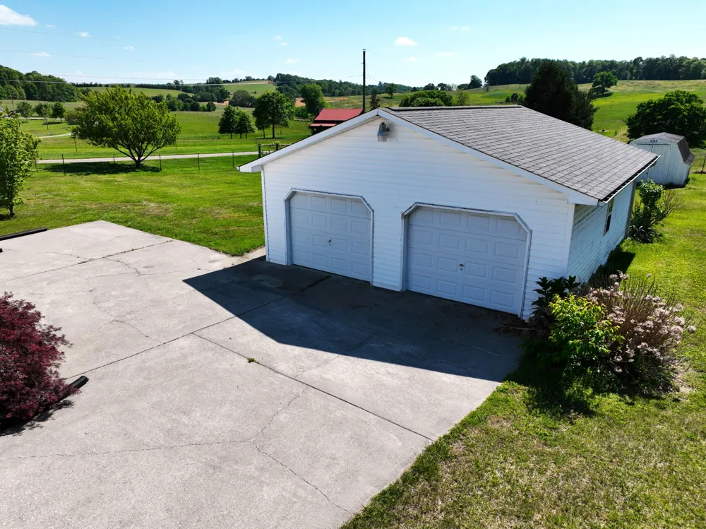 1691 Mullins Rd Russellville, TN 37860