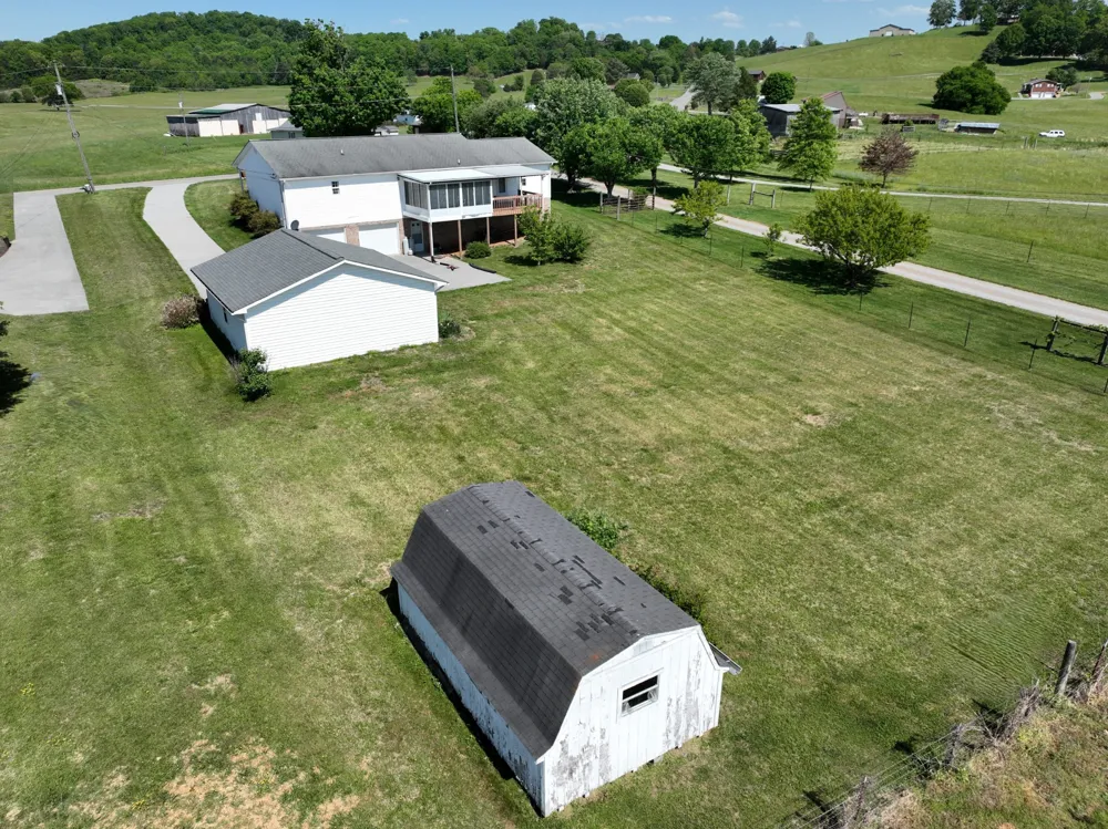 1691 Mullins Rd Russellville, TN 37860