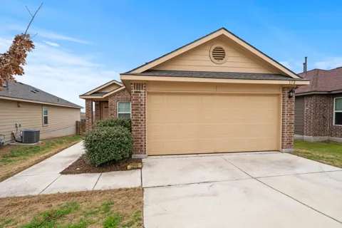 172 Lake Glen