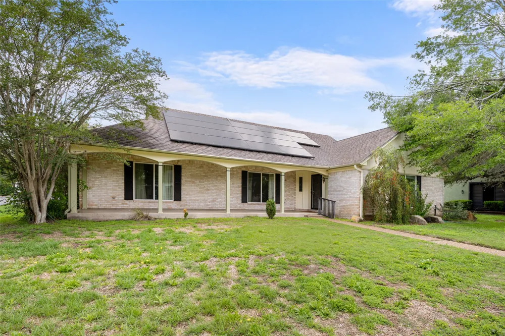 315 E Fannin Street La Grange, TX 78945