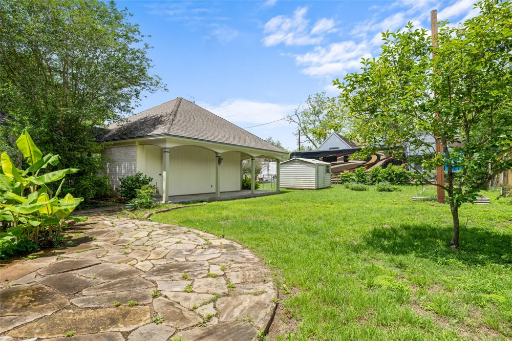 315 E Fannin Street La Grange, TX 78945