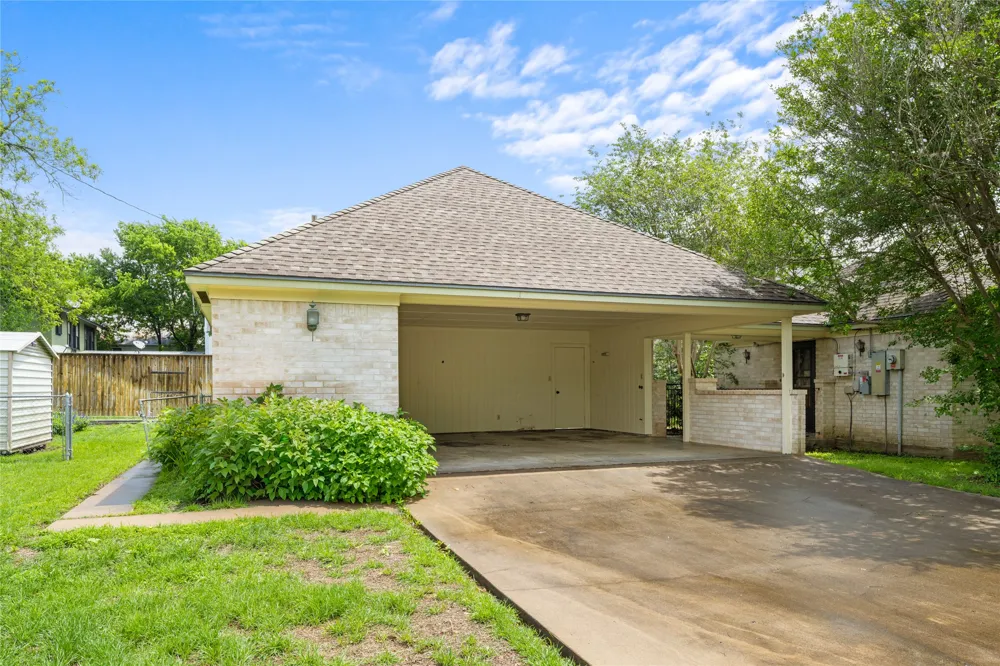315 E Fannin Street La Grange, TX 78945