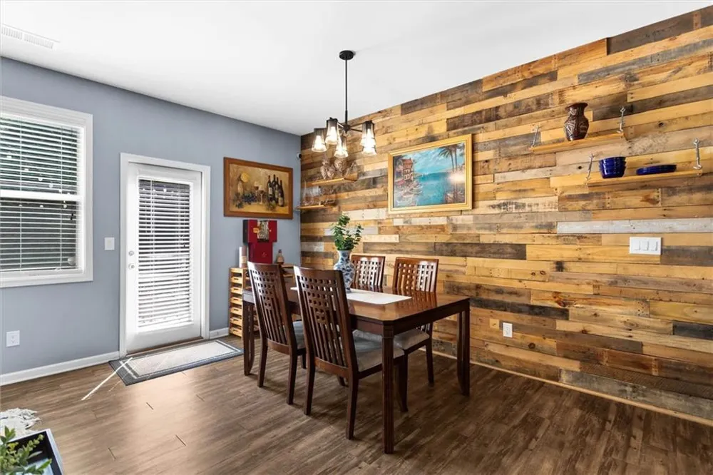 222 Bobbie Way Woodstock, GA 30189