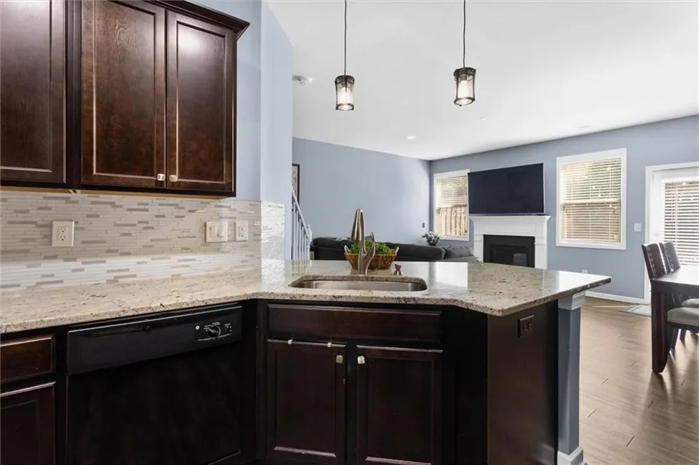 222 Bobbie Way Woodstock, GA 30189
