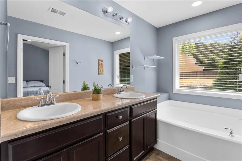 222 Bobbie Way Woodstock, GA 30189