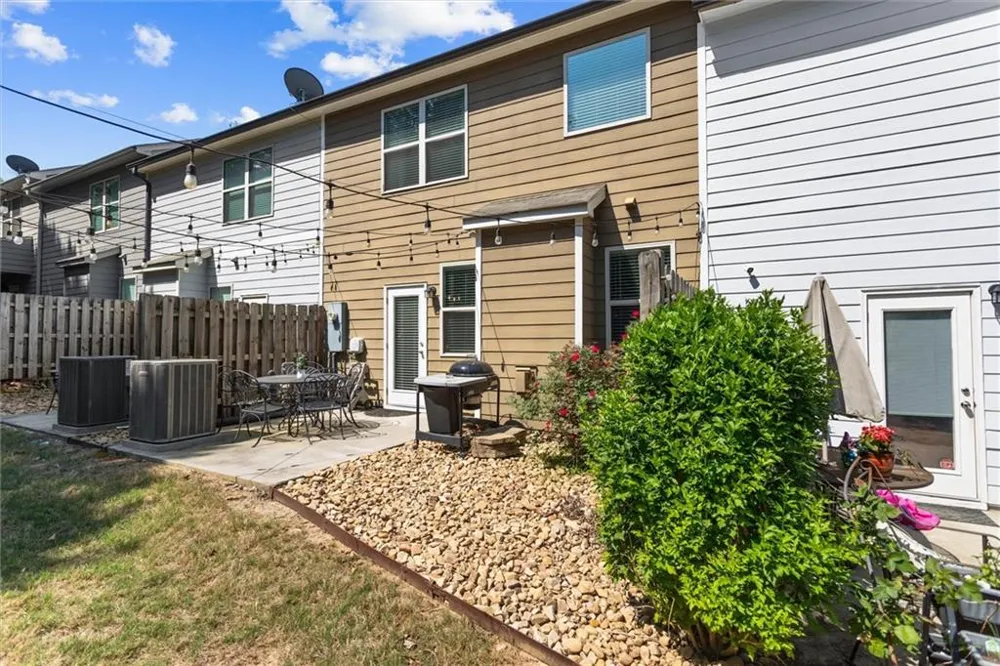 222 Bobbie Way Woodstock, GA 30189