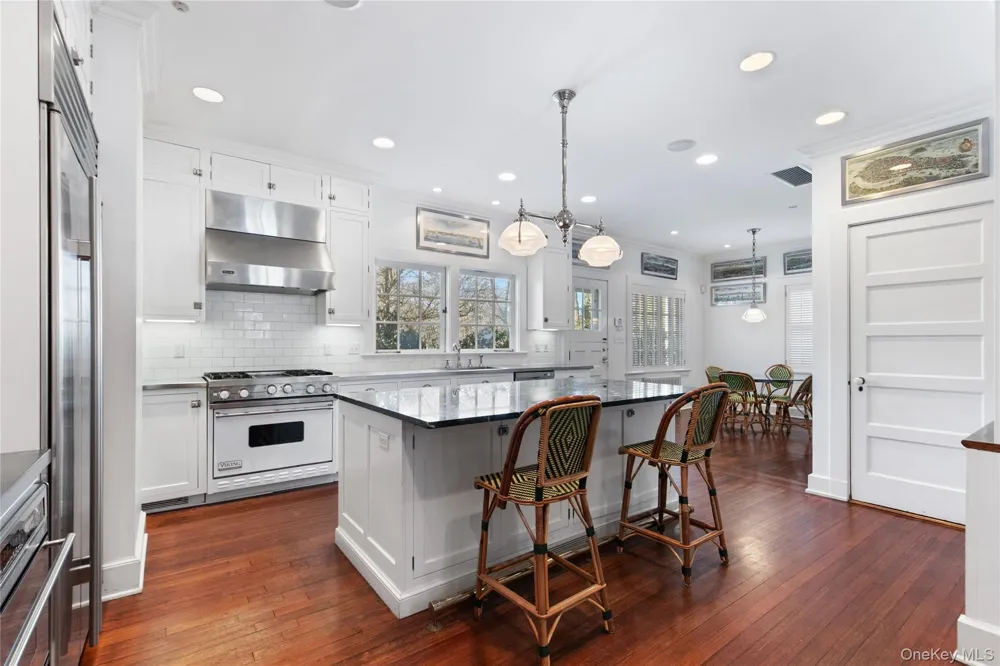 36 Revolutionary Road Briarcliff Manor, NY 10510